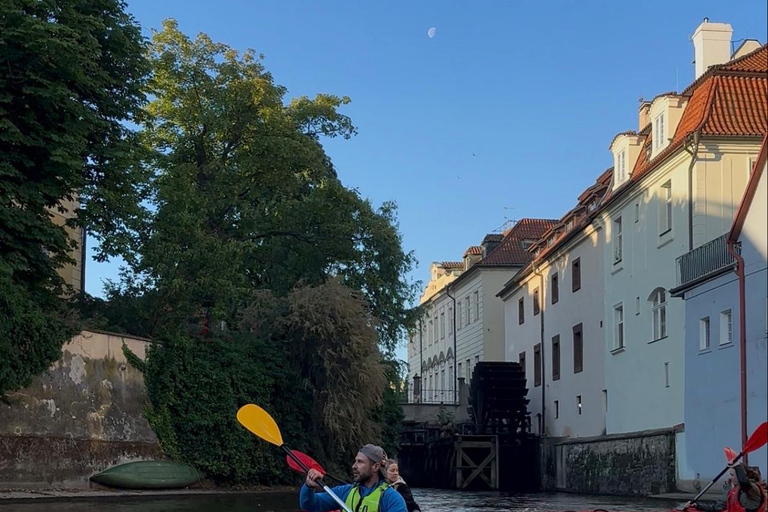 Prague: Charles Bridge & Hidden Canals Kayak Tour