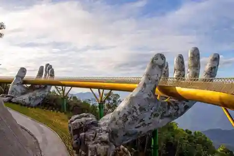 Puente de Oro - Colinas de BaNa en coche privado desde HoiAn/DaNang