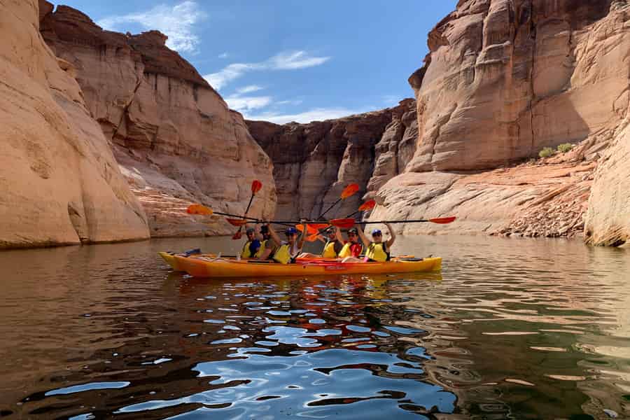 Antelope Canyon Lake Powell: Geführte Kajak- und Wandertour. Foto: GetYourGuide Antelope Canyon Lake Powell: Geführte Kajak- und Wandertour. Foto: GetYourGuide