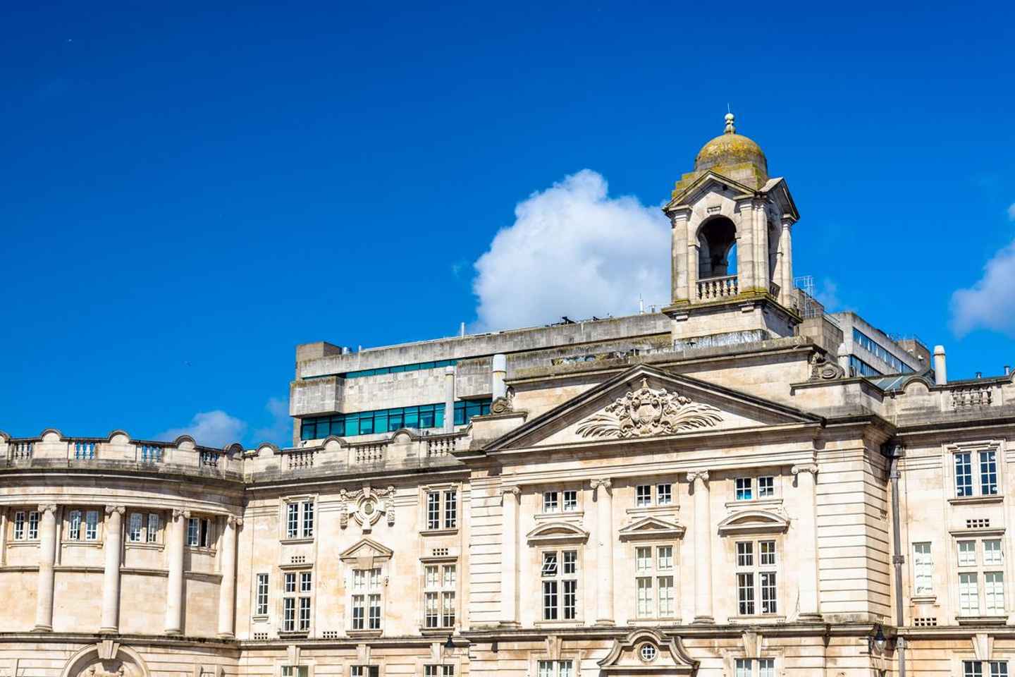 Кардифф: фантастическая прогулка по следам Доктора Кто