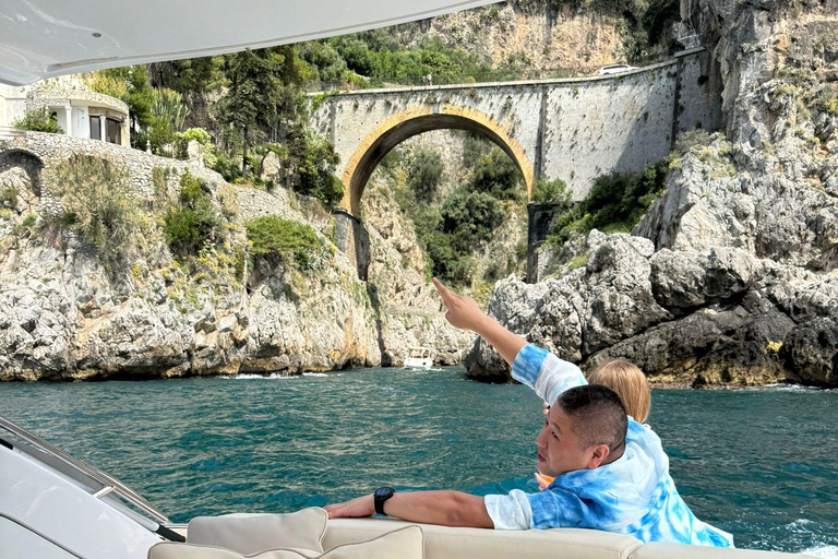 Amalfi Coast & Capri: Boat Transfer from Airport