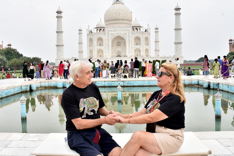 Da Delhi: tour del Taj Mahal e di Agra in treno espresso GatimaanTutto incluso: treno con vagone ristorante, auto, guida, biglietto, pranzo