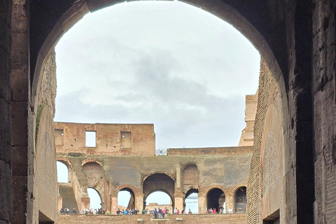 Rome: Gladiator Arena, Roman Forum, & Palatine Guided Tour Rome: Colosseum, Roman Forum, & Palatine Hill Guided Tour
