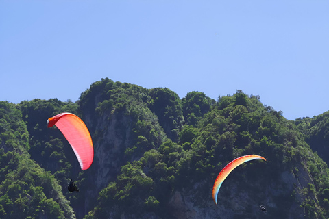 Bakoe: Paragliding ervaring boven Beshbarmag berg