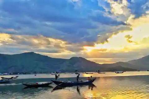 Hue - Da Nang - Hoi An Private Car Transfer with Multi Stops