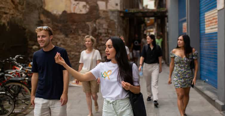 Barcelona Walking Tour: Gaudí, Gothic Quarter & 15+ Gems