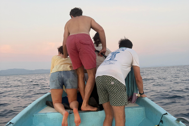 Puerto Escondido: Boat tour to enjoy the sunset