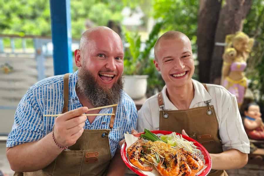 Thai-Kochkurs mit deutschsprachigem Kursleiter. Foto: GetYourGuide