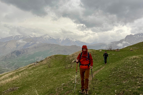 3 day trekking between mountain villages Khinaliq - Qriz Baku: 3 day trekking aroud mountain villages Guba - Khinalig