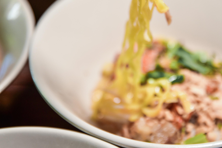 Ayutthaya : Street Food Tour with Hotel Pickup and Guide