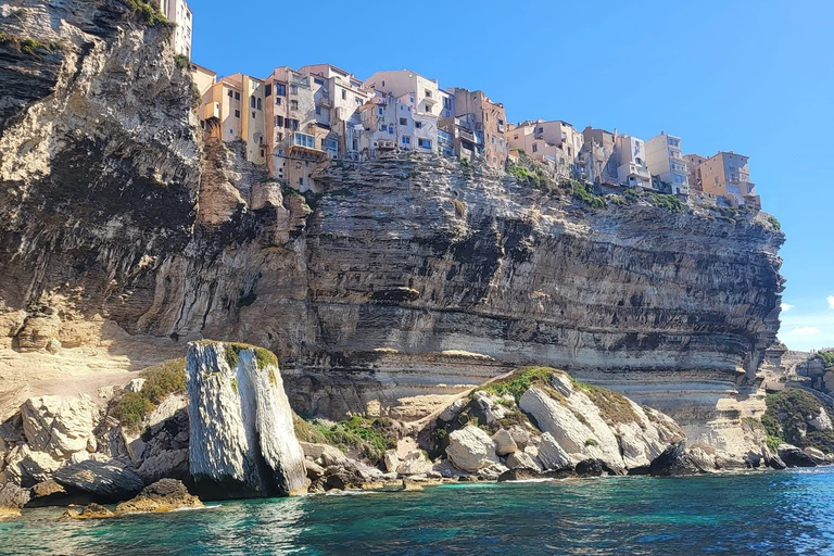 Santa-Giulia: Half-day trip, Lavezzi Islands and Bonifacio cliffs Santa-Giulia: Half-day trip to the sea, Lavezzi Islands and Bonifacio cliffs