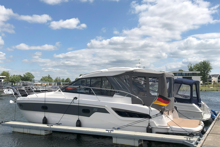 Waren (Müritz): Day cruise motor yacht with skipper - 8 hours Waren (Müritz): Day cruise motor yacht with skipper - 8 hours