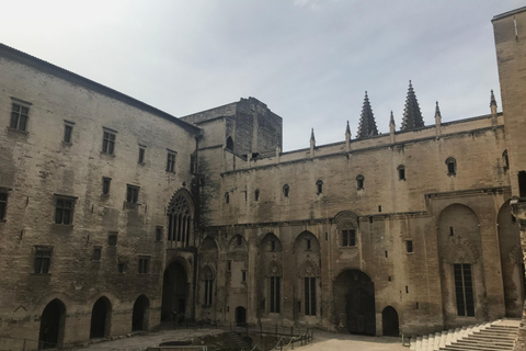 Avignon: Discover the secrets of the Palais des Papes