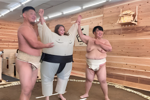 Kyoto: Sumo Show with Experience & Photo, Drink Included Sumo Show – Kawaramachi Venue, 2 min from Kawaramachi Stn