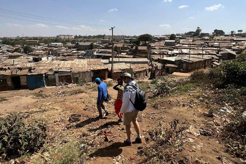 Passeio pela favela de Kibera com um morador local