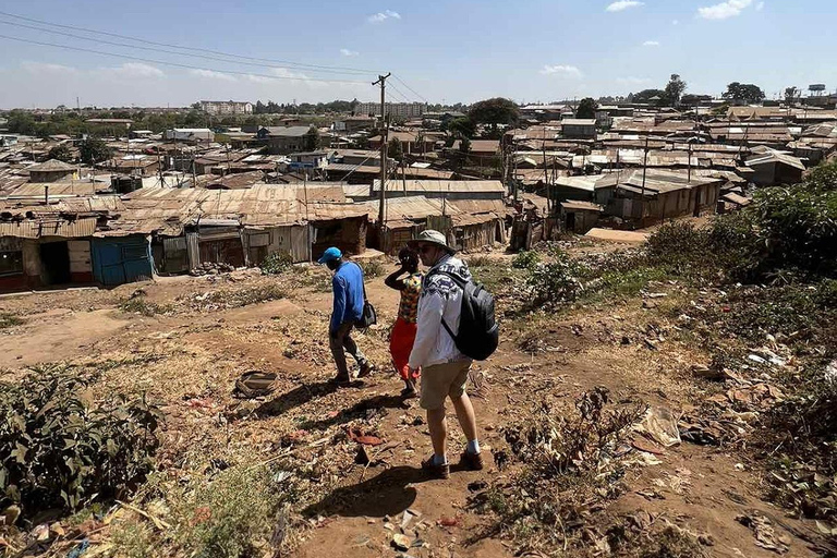 Passeio pela favela de Kibera com um morador local