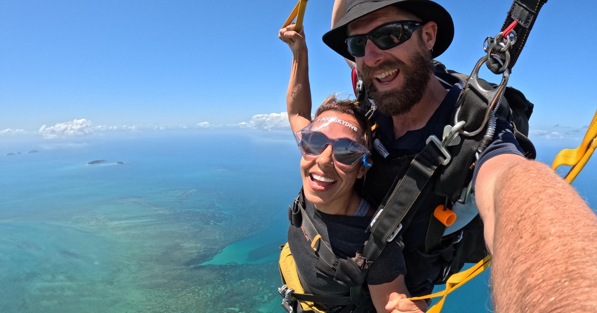 Cairns: Tandem Skydive with transfers and beach option | GetYourGuide