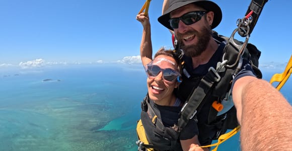 Cairns: Tandem Skydive