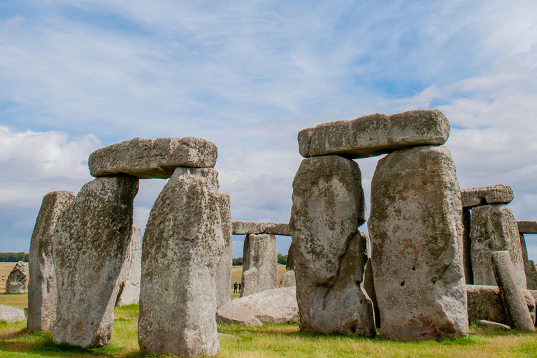 From Southampton: Stonehenge and Bath Private Day Trip