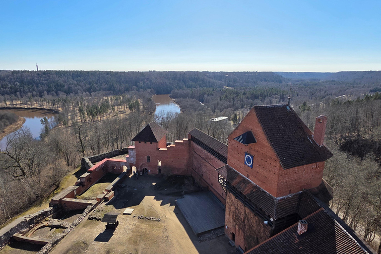 From Riga: Turaida & Sigulda Day Trip with Guide