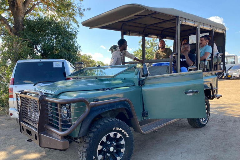 Safari de 3 dias pela vida selvagem de Mikumi e tour cultural saindo de Zanzibar