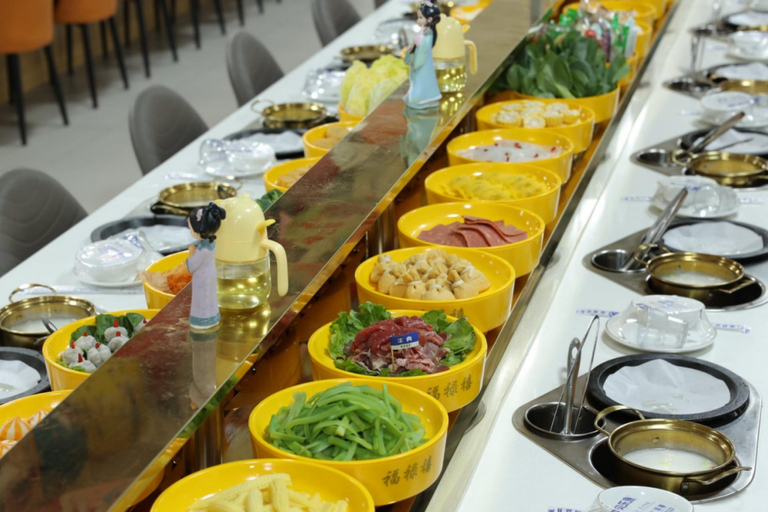 Hangzhou: Exploring the Watertown of Hanfu and Hotpot