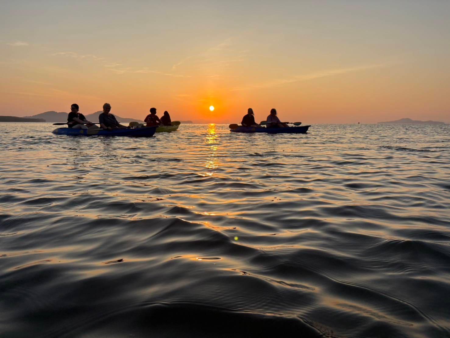 Ko Lanta: Sonnenuntergang + Biolumineszenz-Plankton mit dem Kajak
