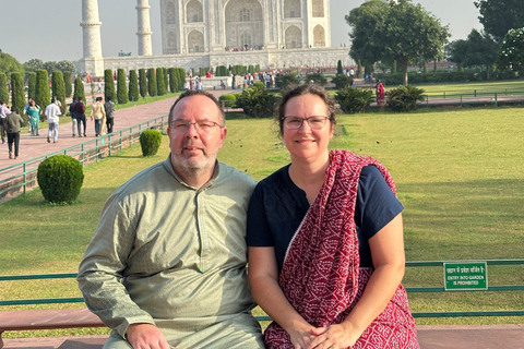 Delhi : excursion de 5 jours dans le Triangle d&#039;Or avec un guide germanophoneExcursion de 5 jours avec hébergement dans des hôtels 4 étoiles