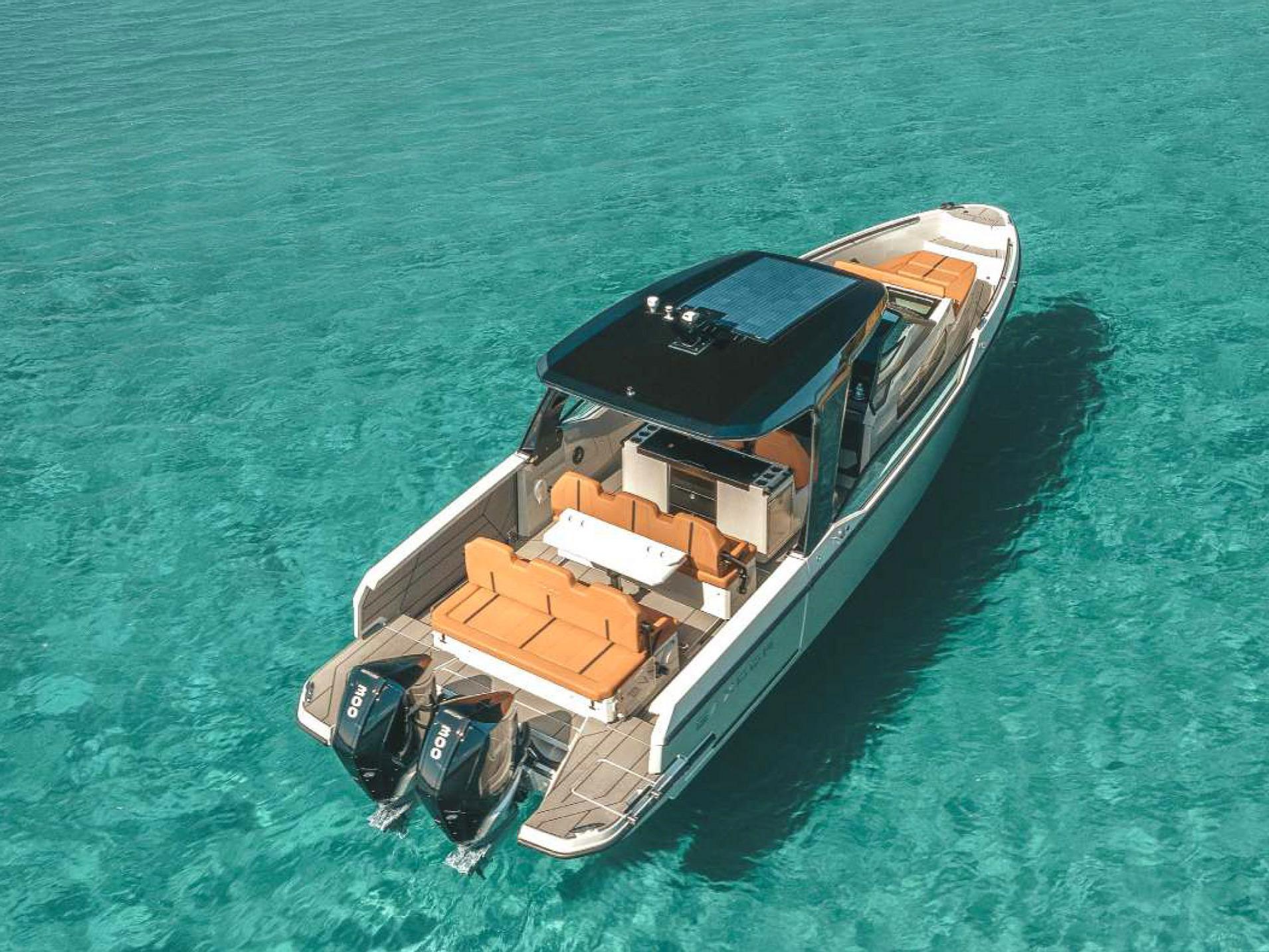 Lanzarote: Papagayo und Isla de Lobos auf einer privaten Luxusyacht