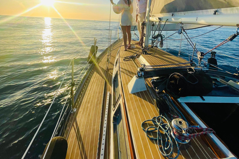 Old Plank Adventures: Sail into a Deep, Relaxed State Morning Departure (2 Hour)