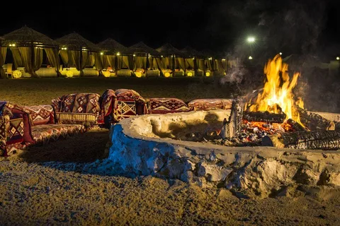 Doha: Safari privato di un'intera giornata con cena barbecue nel campo del deserto