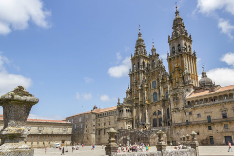 Porto: Tour di un giorno di Santiago de Compostela e Valença do MinhoTour in spagnolo