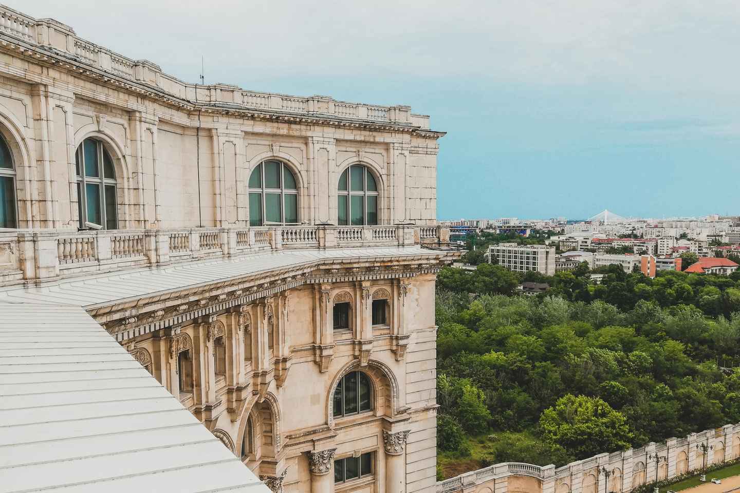 Bucharest: Parliament, Unirii Main Square & Mogosoaia Palace