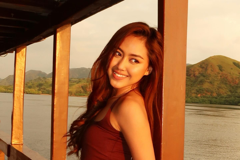 Labuan Bajo: 6 Island Komodo Speedboat Day Trip & Snorkeling