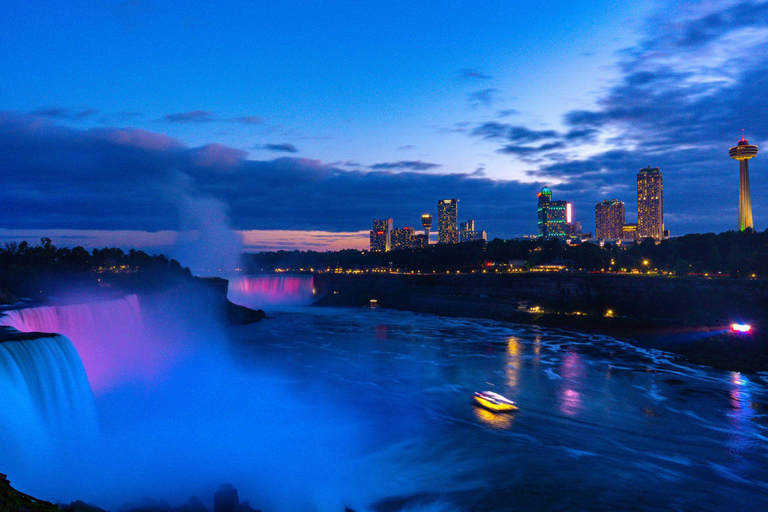 Toronto: Niagara Falls Evening Tour with Fireworks Tour + Boat Cruise (Journey Behind the Falls during winter)