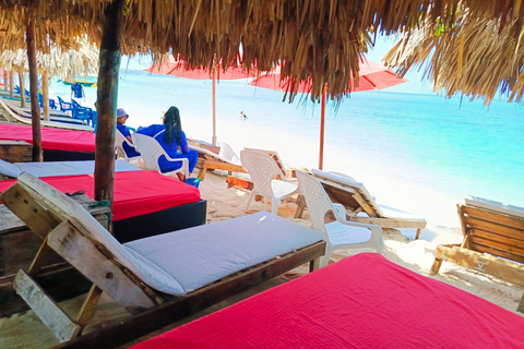 Journée de plage tranquille pour les VIP