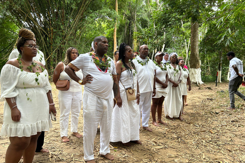 Assin Manso Ancestral Slave River Park och capecoast slott