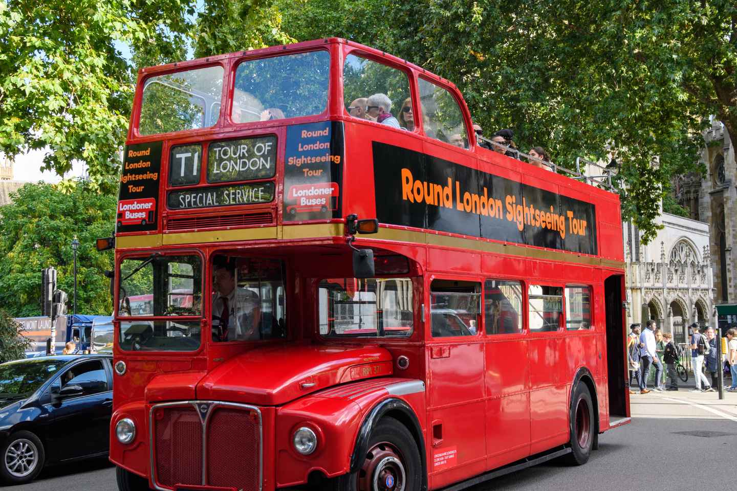 London: Live Guided Sightseeing Tour on Vintage Open-Top Bus - London: Guided Sightseeing Tour on a Vintage Open-Top Bus