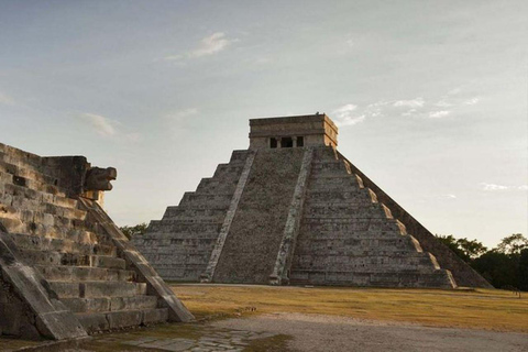 Chichen Itza e Valladolid: da Cancun e Playa del CarmenChichen Itza: Visita una delle sette meraviglie