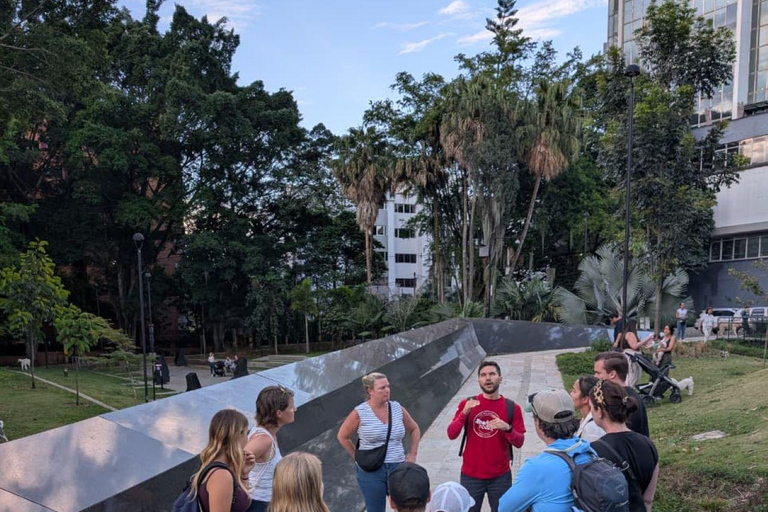 Medellín : plus qu'Escobar Visite guidée à piedMedellín : visite guidée à pied au-delà d'Escobar