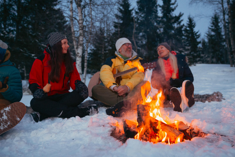 Oslo: Fackelwanderung im verschneiten Wald mit Lagerfeuer