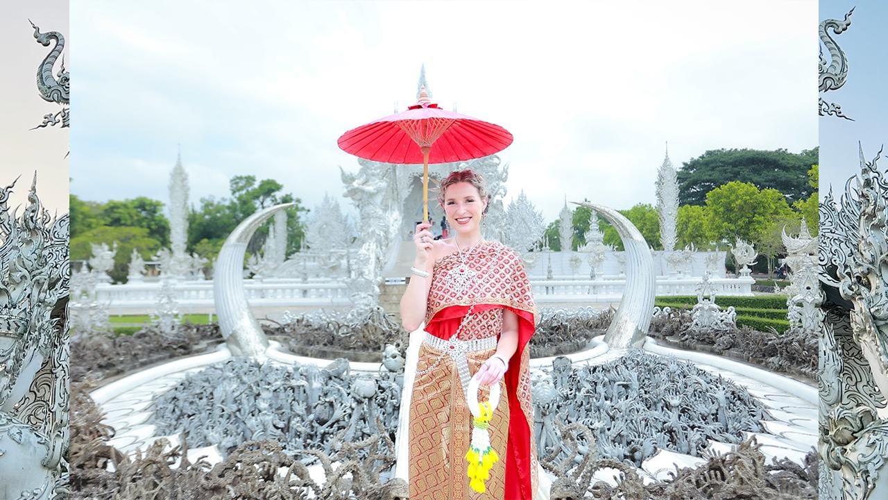 Chiang Rai:Fotos von traditionellen thailändischen Trachten, Weißer Tempel