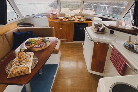 Lisbon: Brunch on Board a Beautiful Catamaran Private