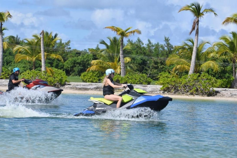 Punta Cana: Jet Ski &amp; Aqua Splash AdventurePunta Cana: avventura in moto d&#039;acqua e acquascivoli