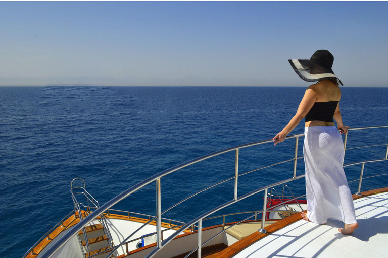 Visite d&#039;une journée avec plongée en apnée et visite d&#039;une île avec croisière de luxeEscapade tranquille sur l&#039;île de Mahmya