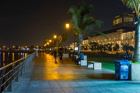 Jeddah : Visite touristique nocturne privée de la ville avec un guide local