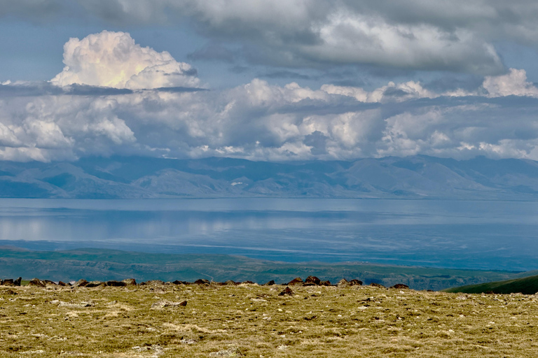 Yerevan: Azhdahak Mountain Hike with Jeep Ride