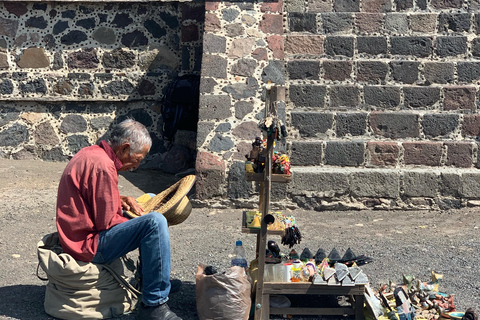 Excursion à Teotihuacan, Basilique et dégustation de Mezcal.