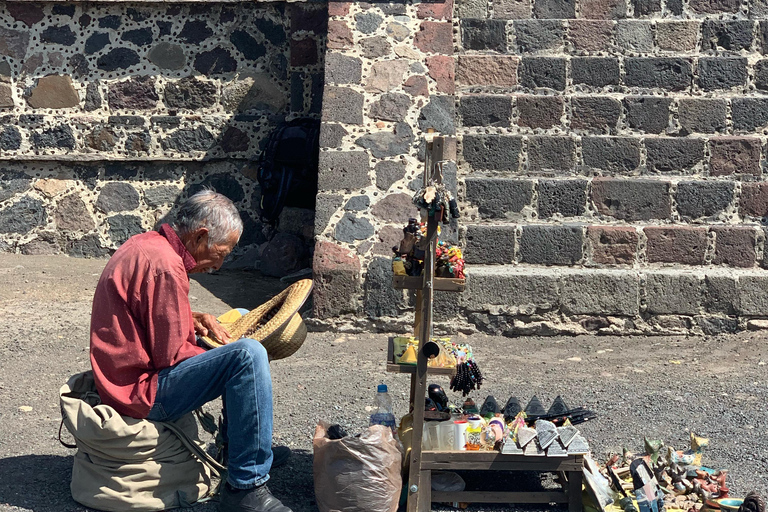 Excursion à Teotihuacan, Basilique et dégustation de Mezcal.