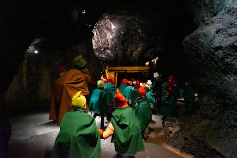 Saalfeld Fairy Grottoes: Family tour for kids & parents Saalfeld Fairy Grottoes: Family Tour for Kids & Parents